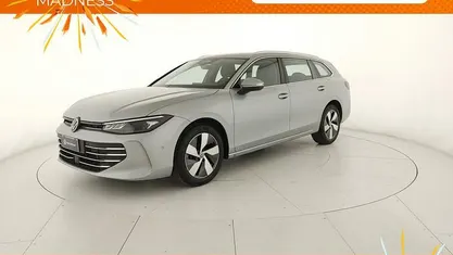 Usata VW Passat Business 150 CV (110 kW) 2024 Dolomite silver metallizzato Station wagon