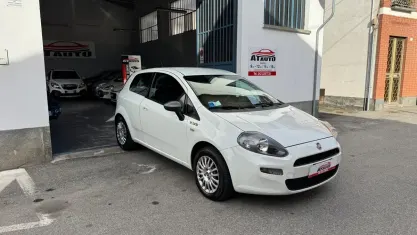 Usata Fiat Punto Young 75 CV (55 kW) 2014 Bianco Utilitaria