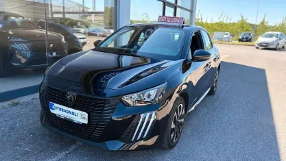 Gebraucht Peugeot 208 Style 101 PS (74 kW) 2025 Schwarz Kleinwagen