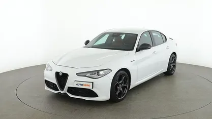 Bianco Usata 2017 Alfa Romeo Giulia Veloce Tre volumi | 20.699 € (Buon prezzo)