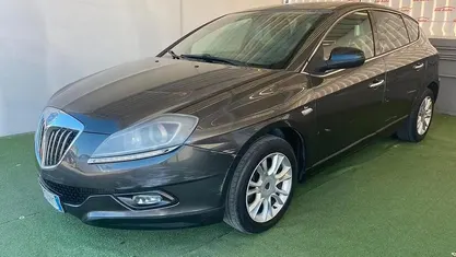 Usata Lancia Delta Silver 120 CV (88 kW) 2011 Grigio Utilitaria