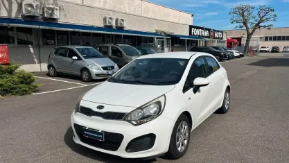 Usata Kia Rio EX 90 CV (66 kW) 2012 Bianco Berlina