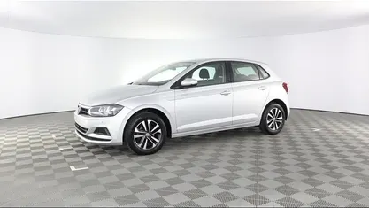 Argento / pastello Usata 2020 VW Polo Comfortline Tre volumi | 14.300 € (Buon prezzo)