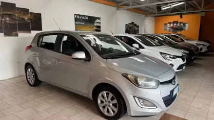 Usata Hyundai i20 Edition 85 CV (62 kW) 2013 Grigio Utilitaria