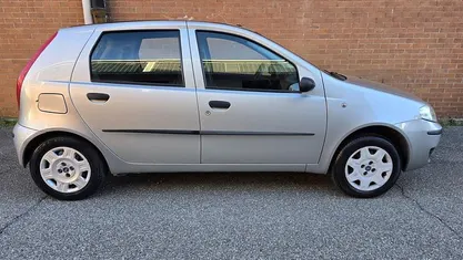Usata 2004 Fiat Punto Due volumi | 2990 € (Cara)