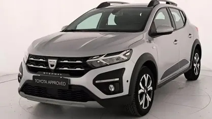 Usata Dacia Sandero Comfort 101 CV (74 kW) 2022 Argento Utilitaria