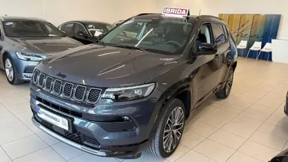 Usata Jeep Compass Summit 131 CV (96 kW) 2025 Grigio SUV