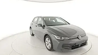 Usata VW Golf VIII Life 116 CV (85 kW) 2025 Nero Utilitaria