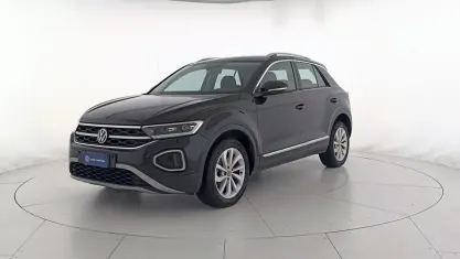 Usata VW T-Roc Style 110 CV (80 kW) 2023 Deep black perlato SUV