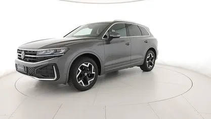 Usata VW Touareg R-line 231 CV (169 kW) 2025 3m silicon grey metallizzato SUV