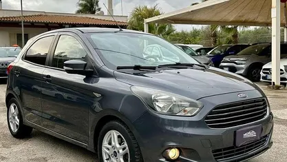 Grigio Usata 2017 Ford Ka Ultimate Tre volumi | 7900 € (Buon prezzo)