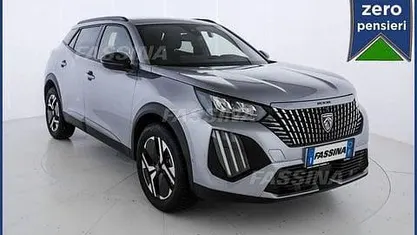Usata Peugeot 2008 Allure 102 CV (75 kW) 2024 Grigio SUV