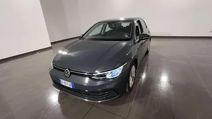 Usata VW Golf VIII Life 116 CV (85 kW) 2021 Grigio Berlina