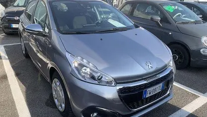 Usata Peugeot 208 Signature Sky 83 CV (61 kW) 2019 Grigio Utilitaria