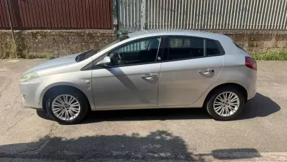 Usata Fiat Bravo Dynamic 120 CV (88 kW) 2011 Grigio Utilitaria