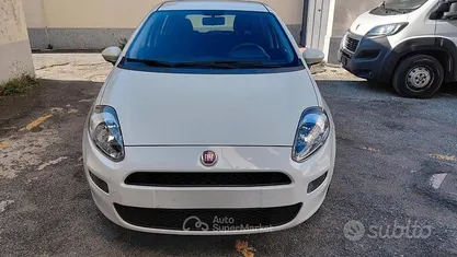Bianco Usata 2015 Fiat Punto Lounge Due volumi | 6550 € (Buon prezzo)