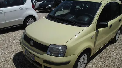 Giallo Usata 2010 Fiat Panda Tre volumi | 3200 € (Buon prezzo)