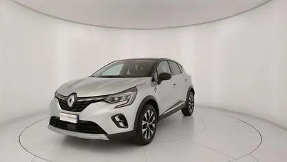 Grigio Usata 2024 Renault Captur Techno SUV | 17.650 € (Buon prezzo)