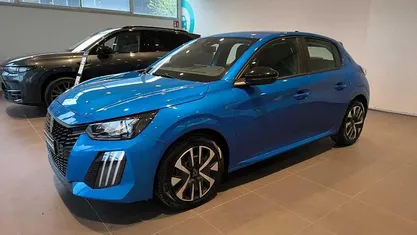 Usata Peugeot 208 Active 101 CV (74 kW) 2024 Blu/azzurro Utilitaria