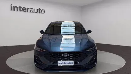 Blu metallizzato Usata 2023 Ford Focus ST-Line Tre volumi | 19.990 € (Ottimo prezzo)