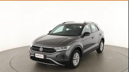 Usata VW T-Roc Life 150 CV (110 kW) 2023 Grigio SUV