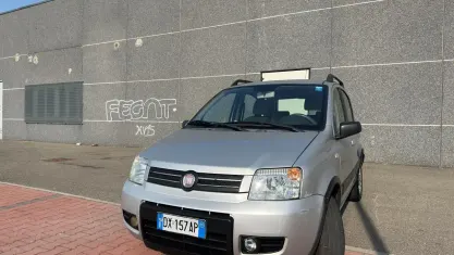 Usata Fiat Panda Climbing 60 CV (44 kW) 2009 Grigio Utilitaria