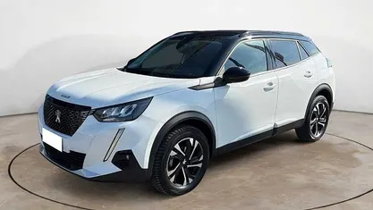 Usata Peugeot 2008 Allure 102 CV (75 kW) 2022 Bianco SUV