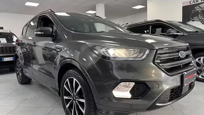 Usata Ford Kuga ST-Line 120 CV (88 kW) 2019 Grigio SUV