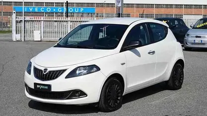 Bianco Usata 2023 Lancia Ypsilon Silver Due volumi | 10.900 € (Ottimo prezzo)