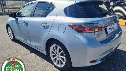 Blu/azzurro Usata 2011 Lexus CT200h Luxury Line Tre volumi | 7890 € (Buon prezzo)