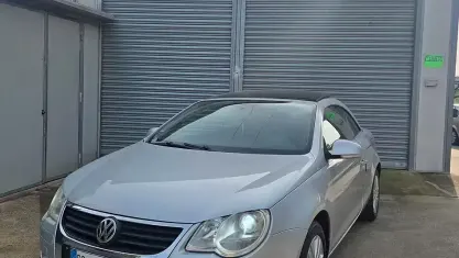 Usata VW Eos 140 CV (102 kW) 2009 Grigio Cabrio