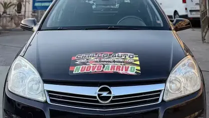Usata Opel Astra 90 CV (66 kW) 2010 Nero Station wagon