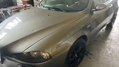 Usata Alfa Romeo 147 105 CV (77 kW) 2006 Grigio Utilitaria