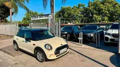 Usata Mini Cooper 75 CV (55 kW) 2017 Beige Utilitaria
