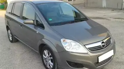 Usata Opel Zafira 94 CV (69 kW) 2008 Grigio Monovolume