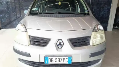 Usata Renault Modus Dynamique 75 CV (55 kW) 2006 Argento Monovolume