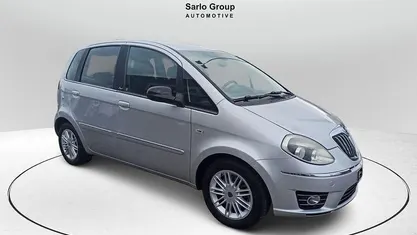 Usata Lancia Musa 92 CV (67 kW) 2012 Argento Monovolume