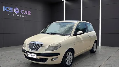 Begagnad Lancia Ypsilon 95 HK (69 kW) 2005 Gul Halvkombi