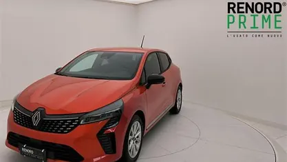 Arancione Usata 2024 Renault Clio V Evolution Tre volumi | 14.900 € (Buon prezzo)