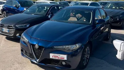 Blu Usata 2018 Alfa Romeo Giulia Super Tre volumi | 18.900 € (Buon prezzo)