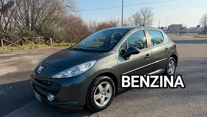 Grigio Usata 2009 Peugeot 207 Berlina | 2850 € (Buon prezzo)