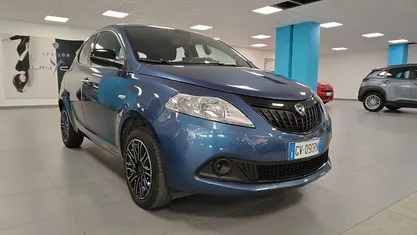 Blu elegante Usata 2023 Lancia Ypsilon Gold Utilitaria | 11.500 € (Ottimo prezzo)