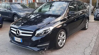 Usata Mercedes B200 Premium 136 CV (100 kW) 2018 Nero Monovolume