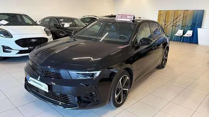 Usata 2025 Opel Astra Tre volumi | 22.900 € (Super prezzo)
