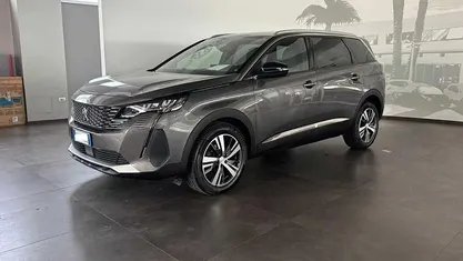 Usata Peugeot 5008 Allure 131 CV (96 kW) 2024 SUV