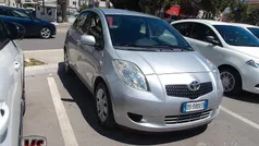 Argento Usata 2008 Toyota Yaris Tre volumi | 3499 € (Buon prezzo)