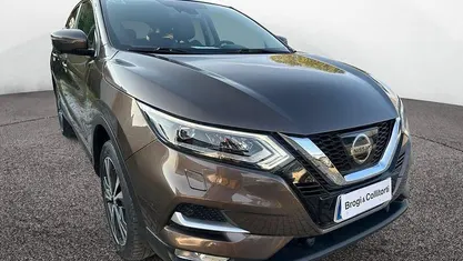 Usata Nissan Qashqai N-Connecta 116 CV (85 kW) 2017 Marrone SUV