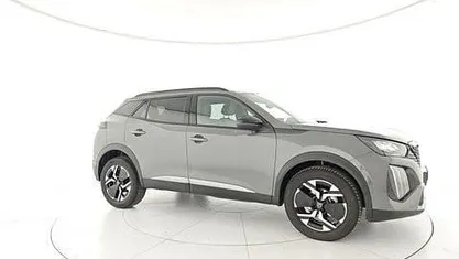 Usata Peugeot 2008 Allure 101 CV (74 kW) 2025 Grigio SUV