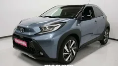 Persian salt / tetto nero Nuova 2024 Toyota Aygo Lounge Due volumi | 15.935 € (Buon prezzo)