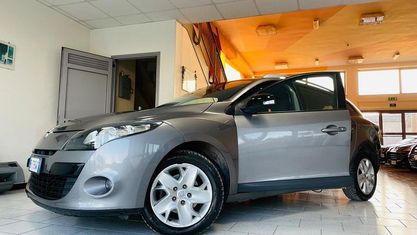 Usata Renault Mégane GrandTour 110 CV (80 kW) 2012 Grigio Station wagon